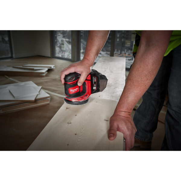 Milwaukee M18BOS125-502B AK.EXZENTERSCHLEIFER – Bild 5