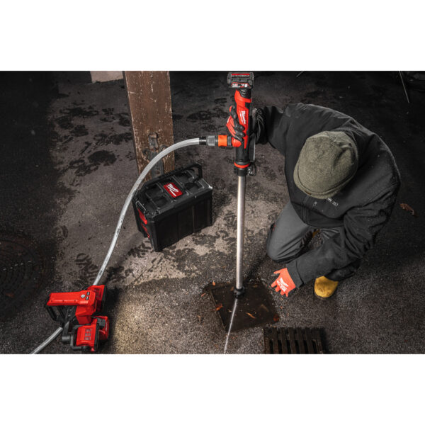 Milwaukee M12 BSWP-0 Akku-Transferpumpe – Bild 7