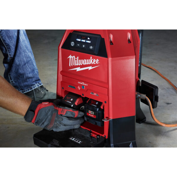 Milwaukee M18ONESLDP-0 AKKU-LEUCHTE IN3 – Bild 4