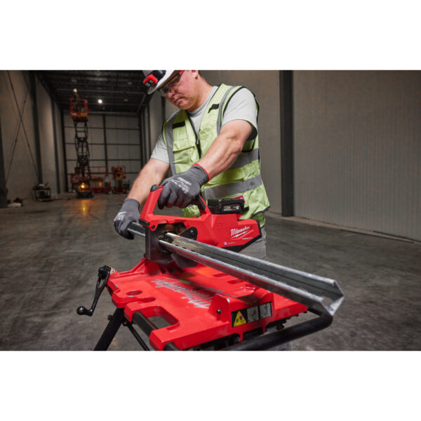 Milwaukee M18STSO-0B Akku-Profilschneider – Bild 3