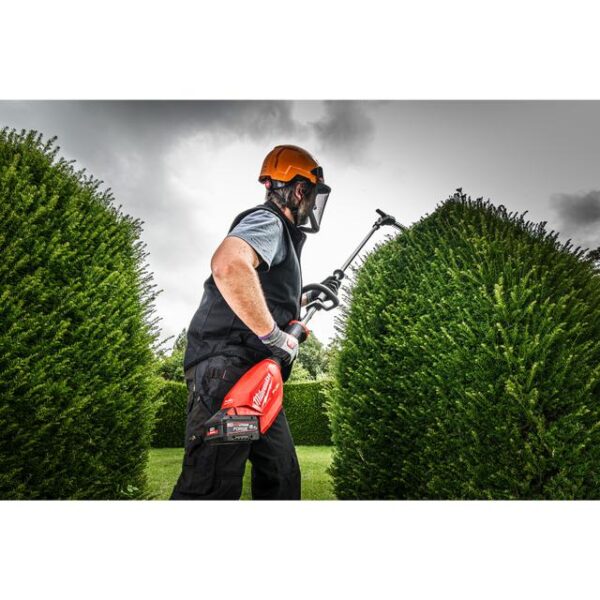 Milwaukee M18FHETE22-802 Akku-Stabheckenschere