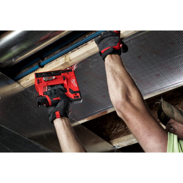 Milwaukee M12BST-202X AKKU-TACKER – Bild 3