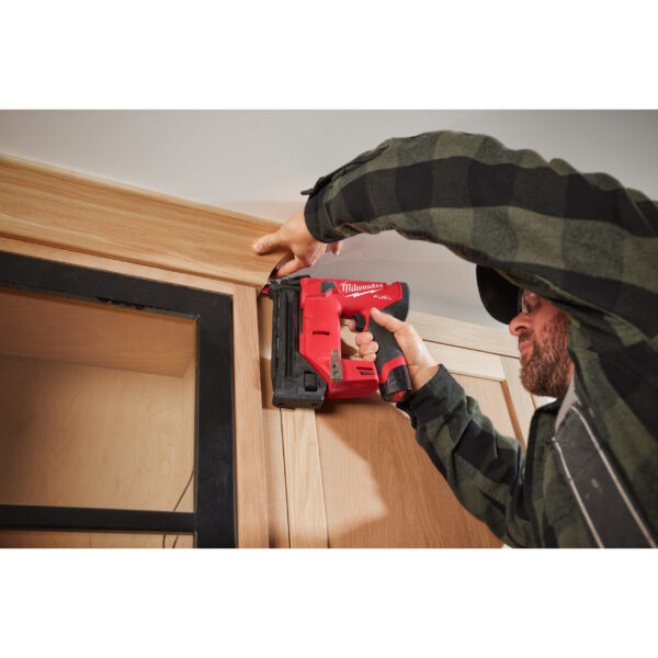 Milwaukee M12FCN18GS-0X Akku-Stiftnagler – Bild 5