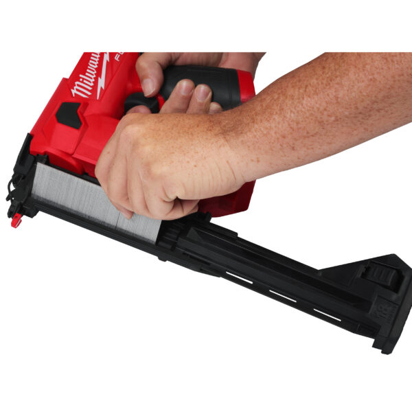 Milwaukee M12FCN18GS-0X Akku-Stiftnagler – Bild 8