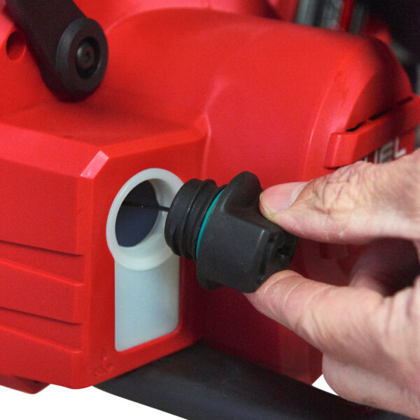 Milwaukee M18FCHS35-122 Akku-Kettensäge – Bild 8